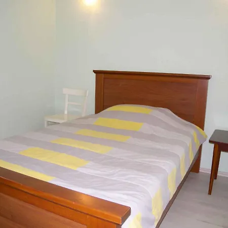 Apartment In 36068 *