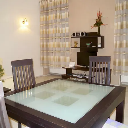 In 36068 Apartment